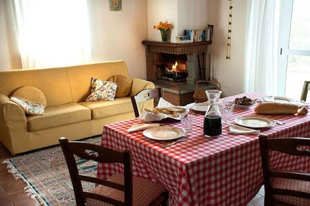 Il Poggio Delle Ginestre Guest House Торджано Екстериор снимка