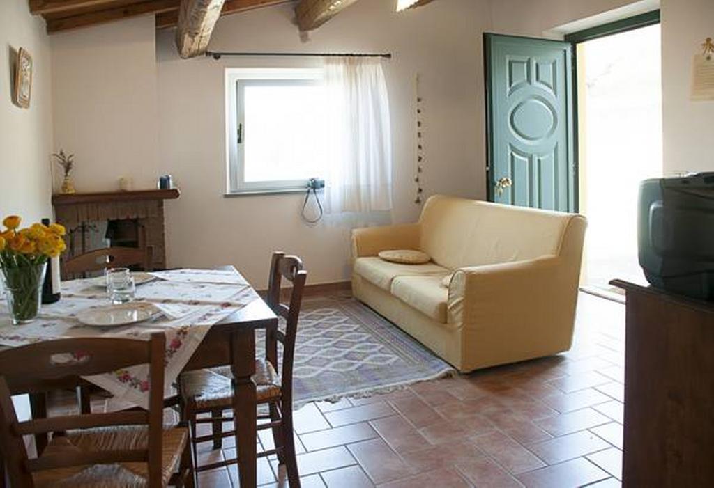Il Poggio Delle Ginestre Guest House Торджано Екстериор снимка