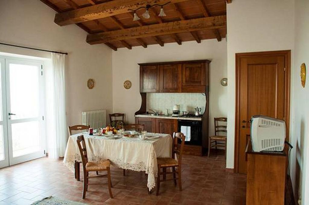 Il Poggio Delle Ginestre Guest House Торджано Екстериор снимка